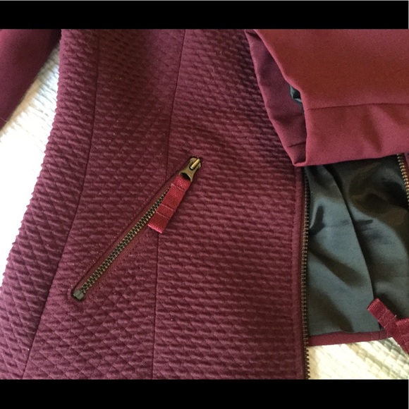 Polish Maroon form-fitting blazer from Sir Oliver - Picture 14 of 15